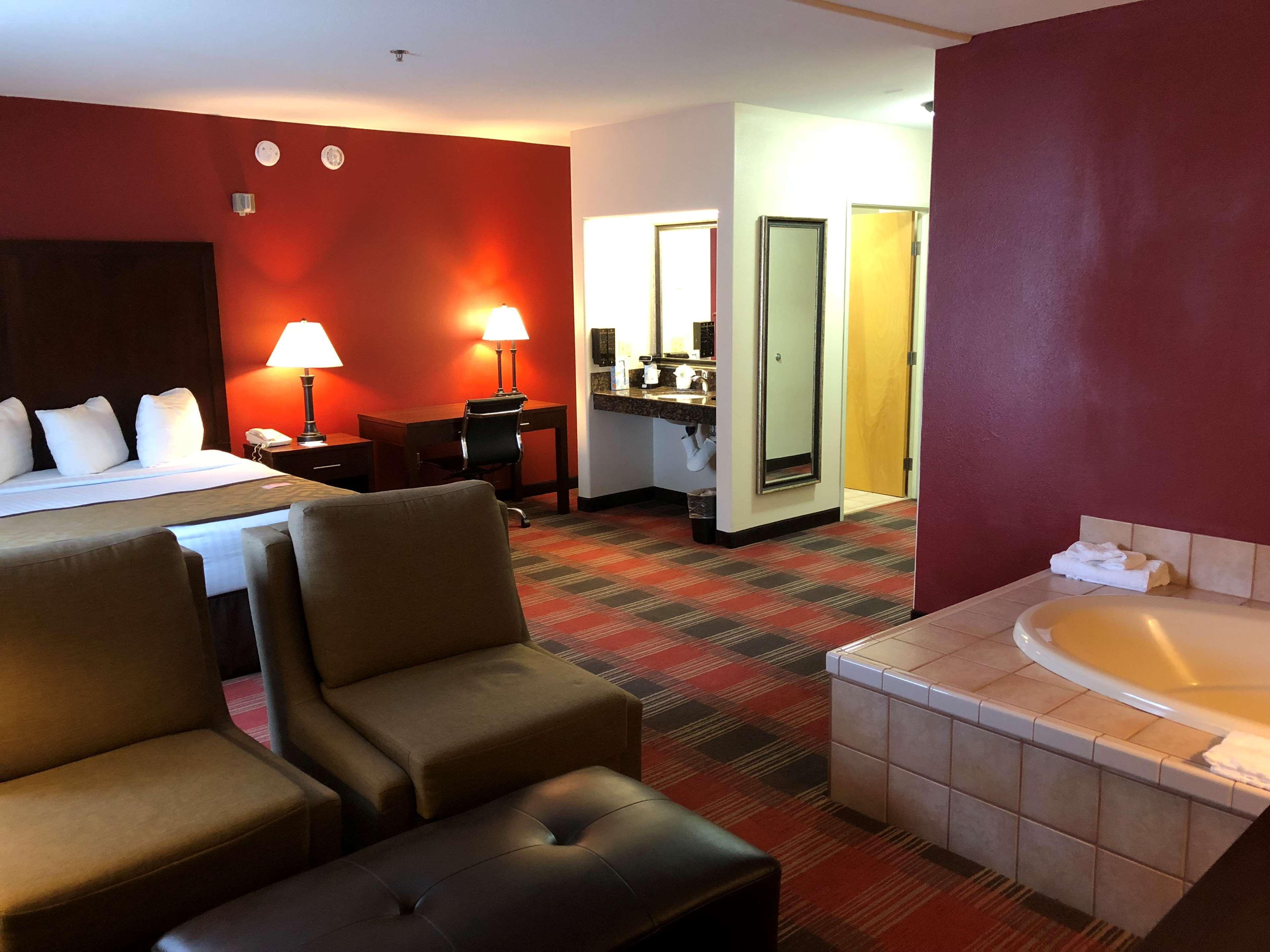 Best Western Dallas Inn & Suites Zewnętrze zdjęcie